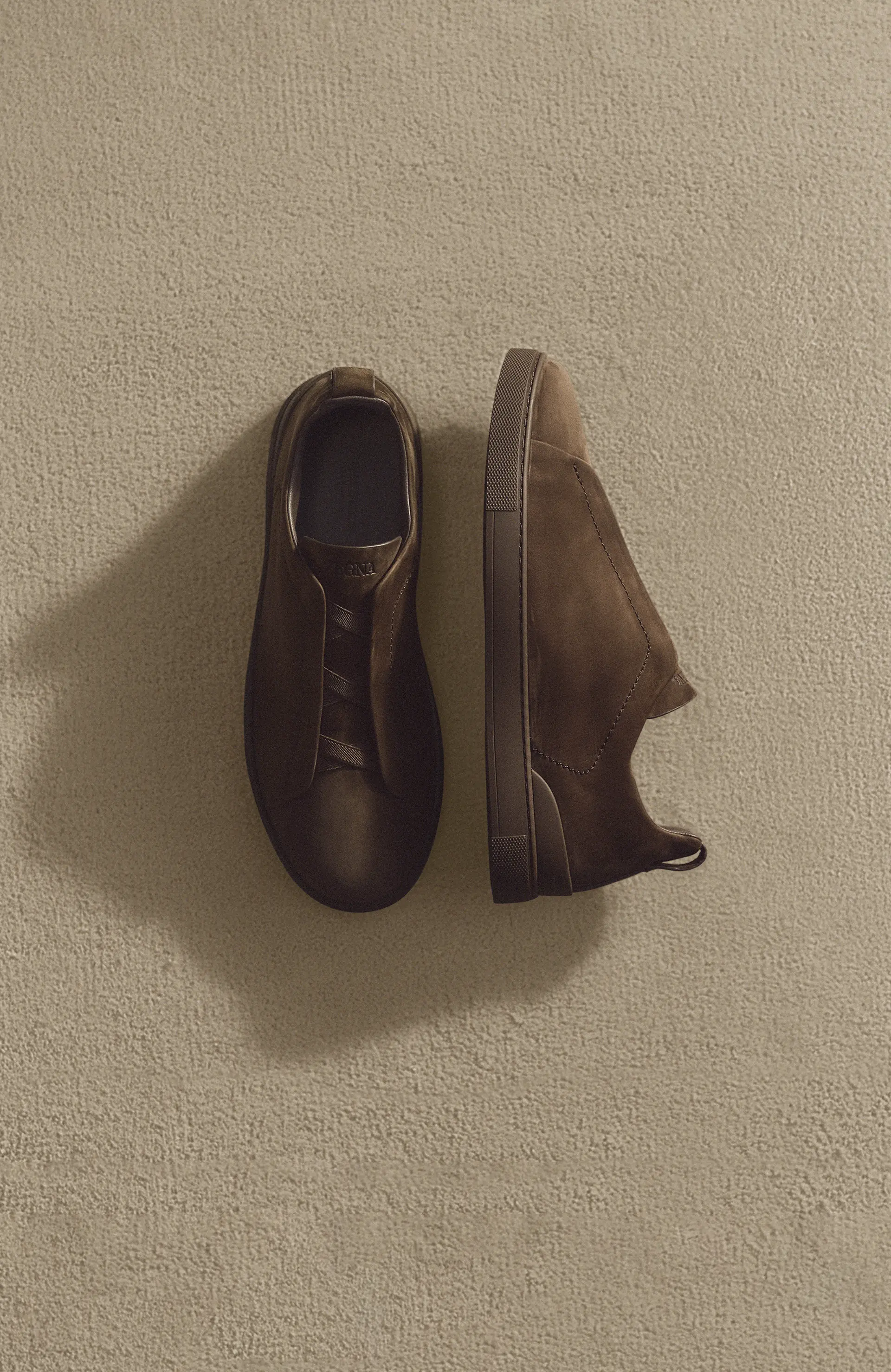 ZEGNA SS26 系列 Triple Stitch™ 運動鞋細節特寫。