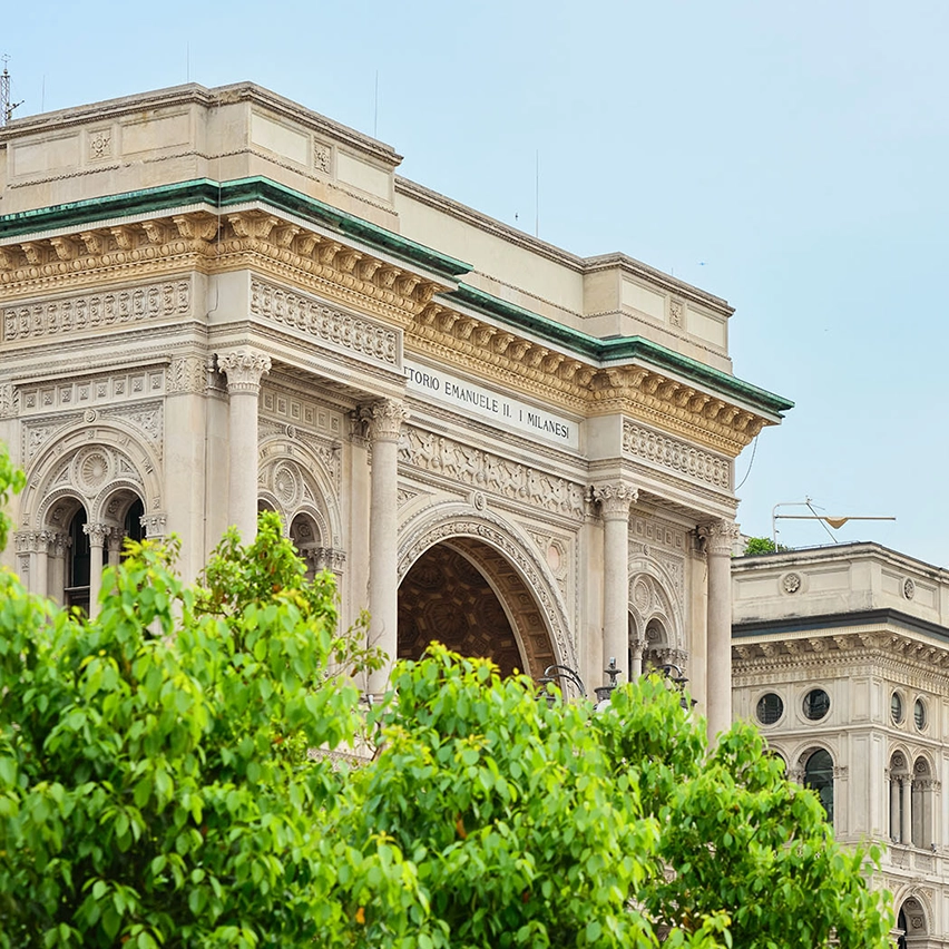 ZEGNA 重新設計並維護米蘭大教堂廣場的花壇裝飾。