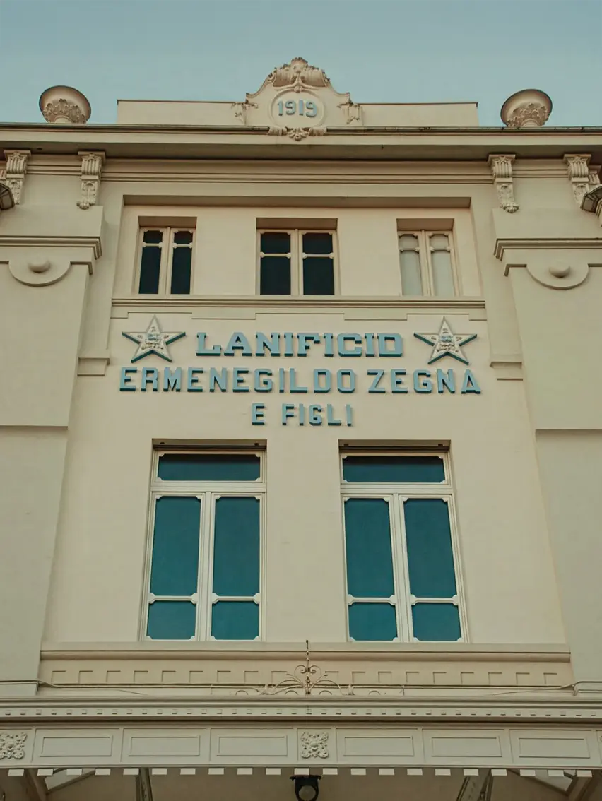 ZEGNA lanificio 建築外牆，體現品牌的工業底蘊與建築美學。