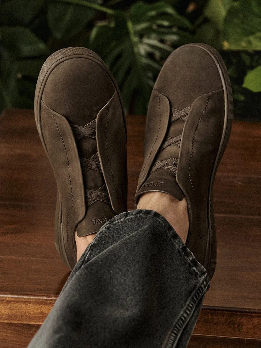 ZEGNA SS26 系列 Triple Stitch™ SECONDSKIN 牛巴戈的特寫。