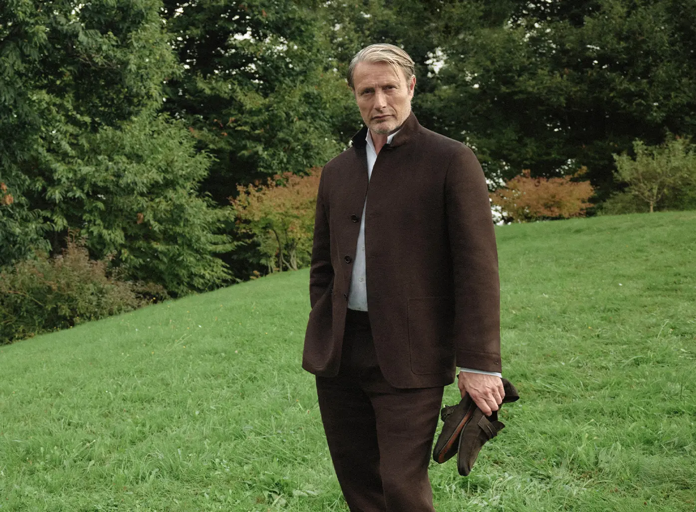 Mads Mikkelsen 展現 ZEGNA 2026 春夏系列精緻造型。