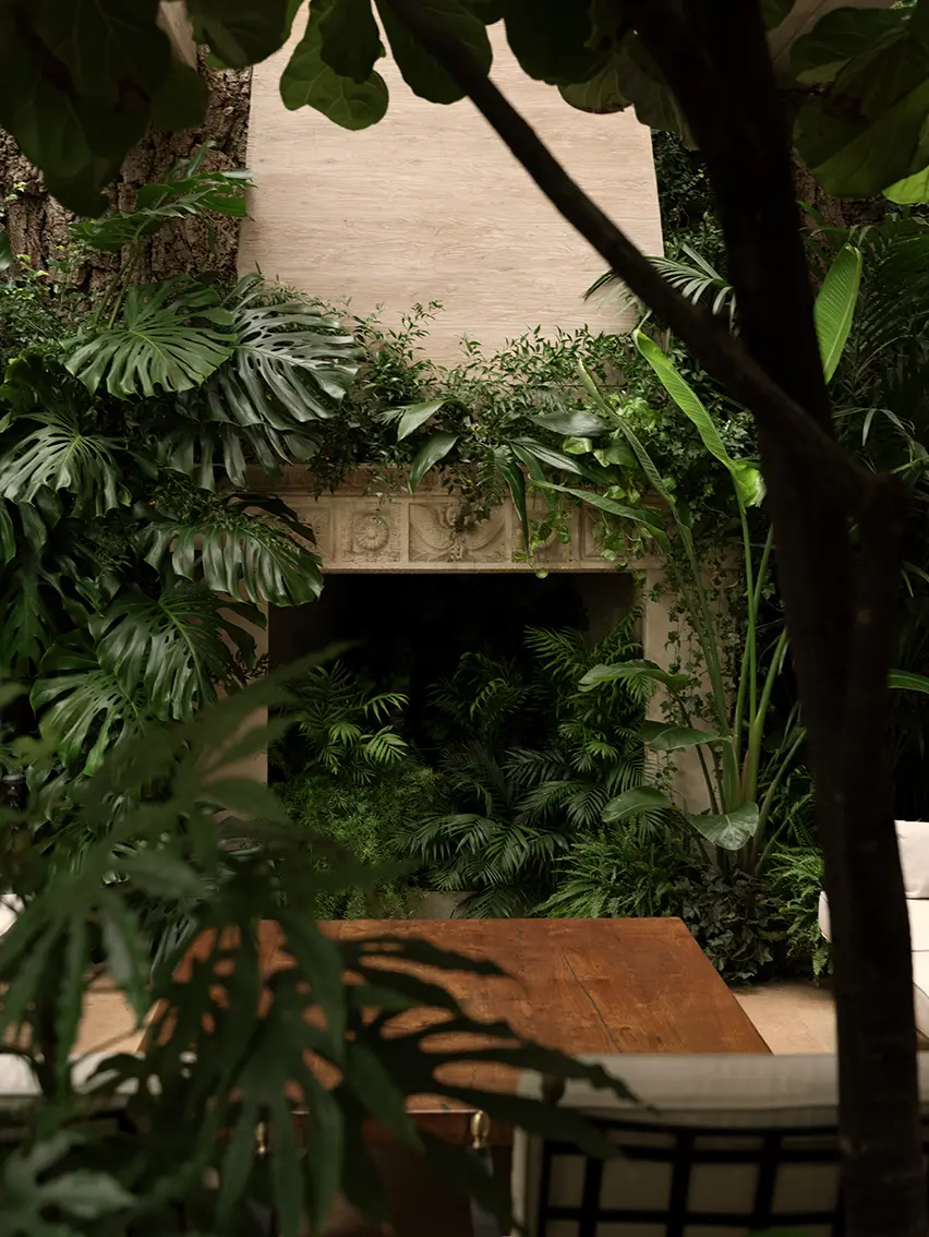 室內環境精緻典雅，充滿自然質感，氣氛寧靜，使人沉醉不已。