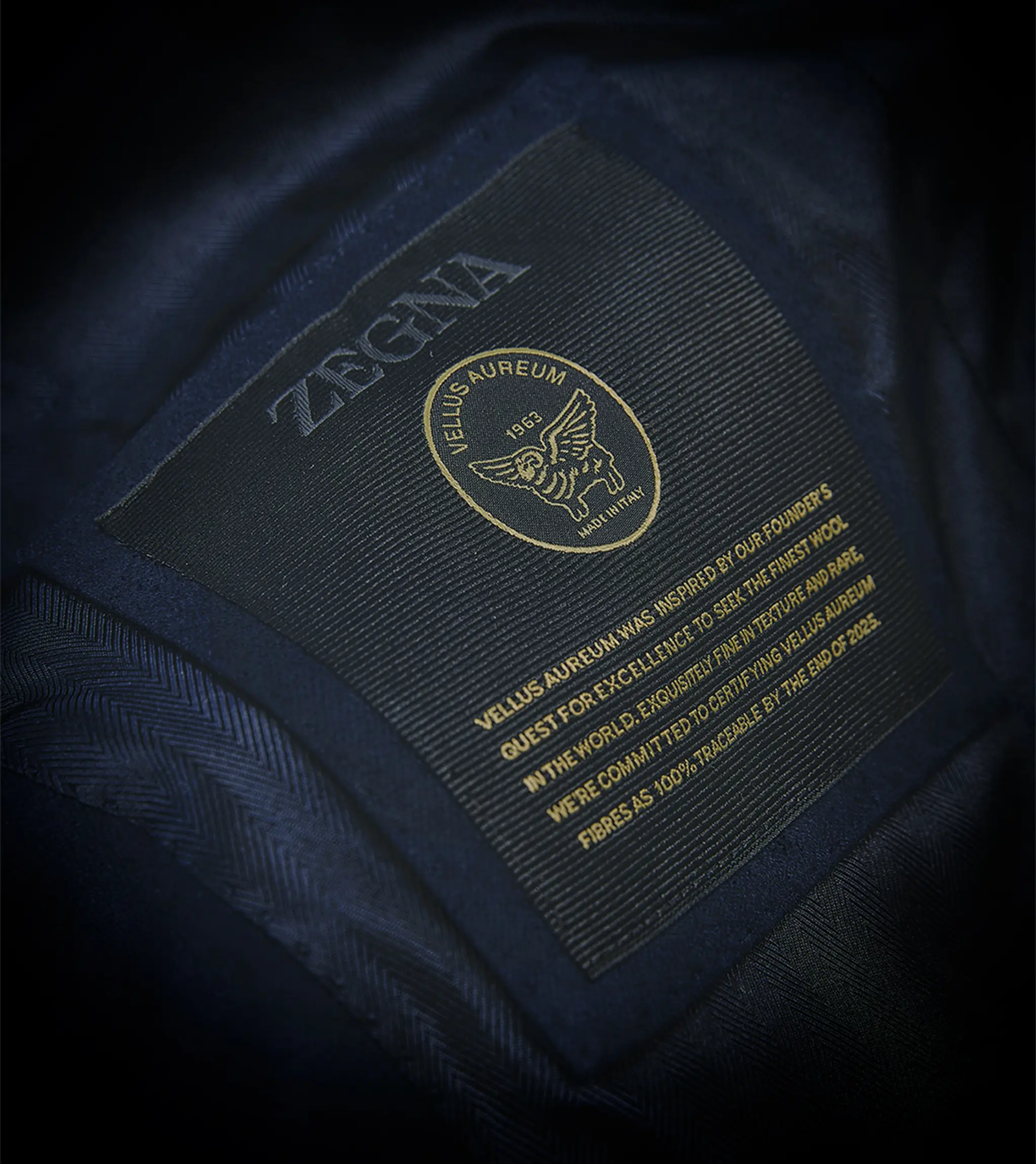 ZEGNA(杰尼亚)Vellus Aureum 奢华系列品牌标识。