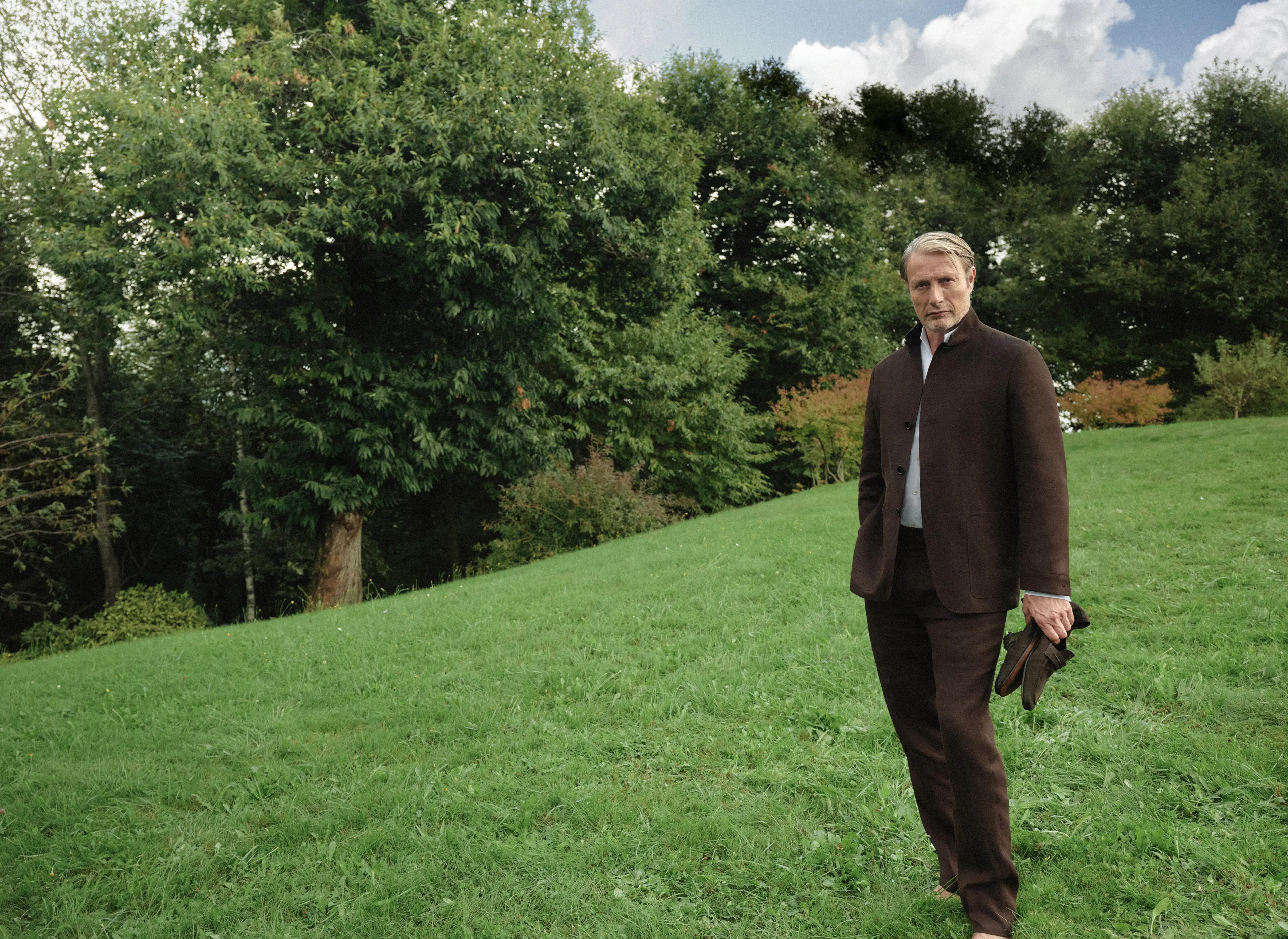 Mads Mikkelsen 身穿 ZEGNA（杰尼亚）2026 春夏系列新品，尽显优雅格调。