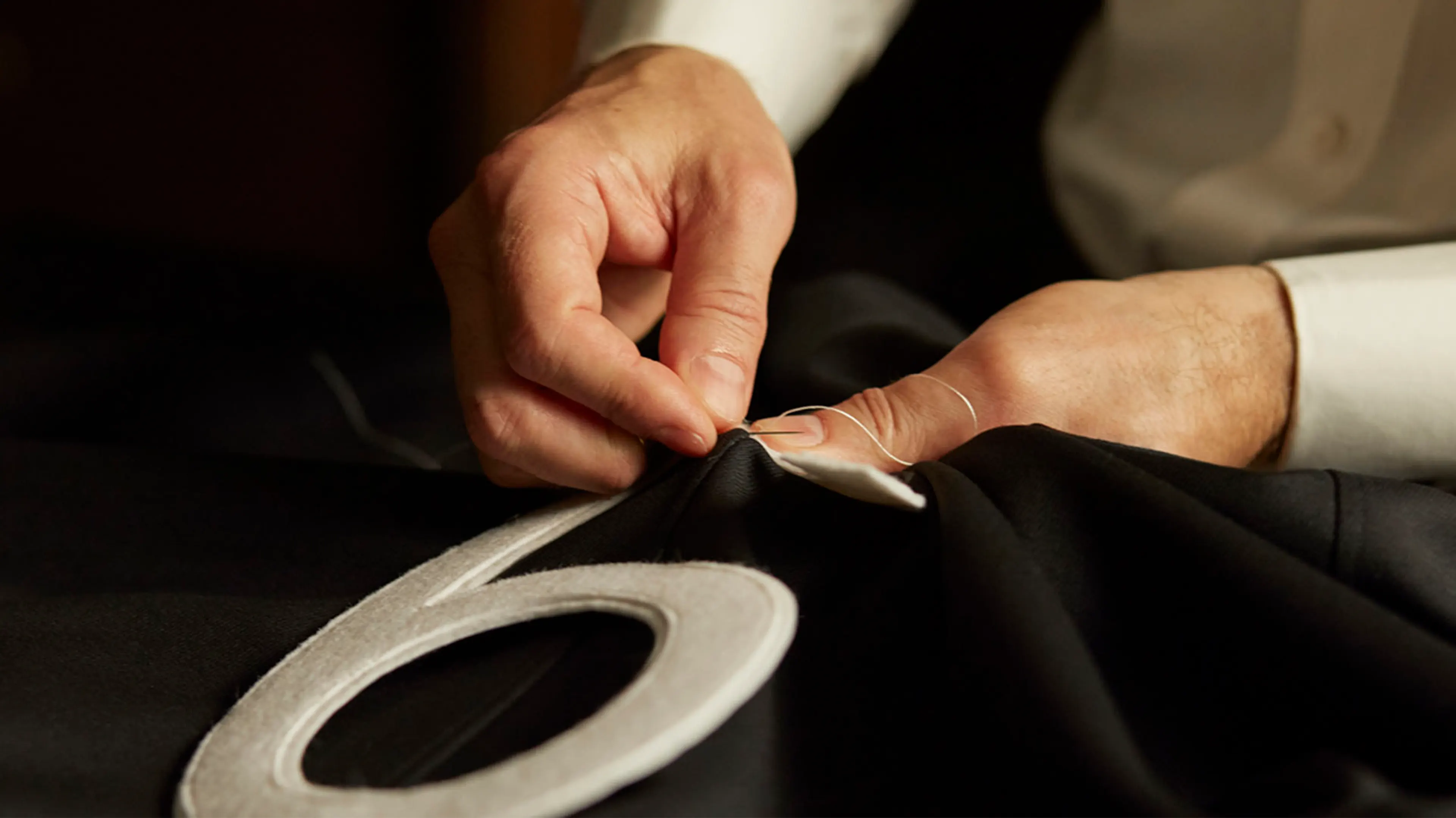 Zegna(杰尼亚)设计之 Real Madrid 手工缝制旅行装官方合作系列
