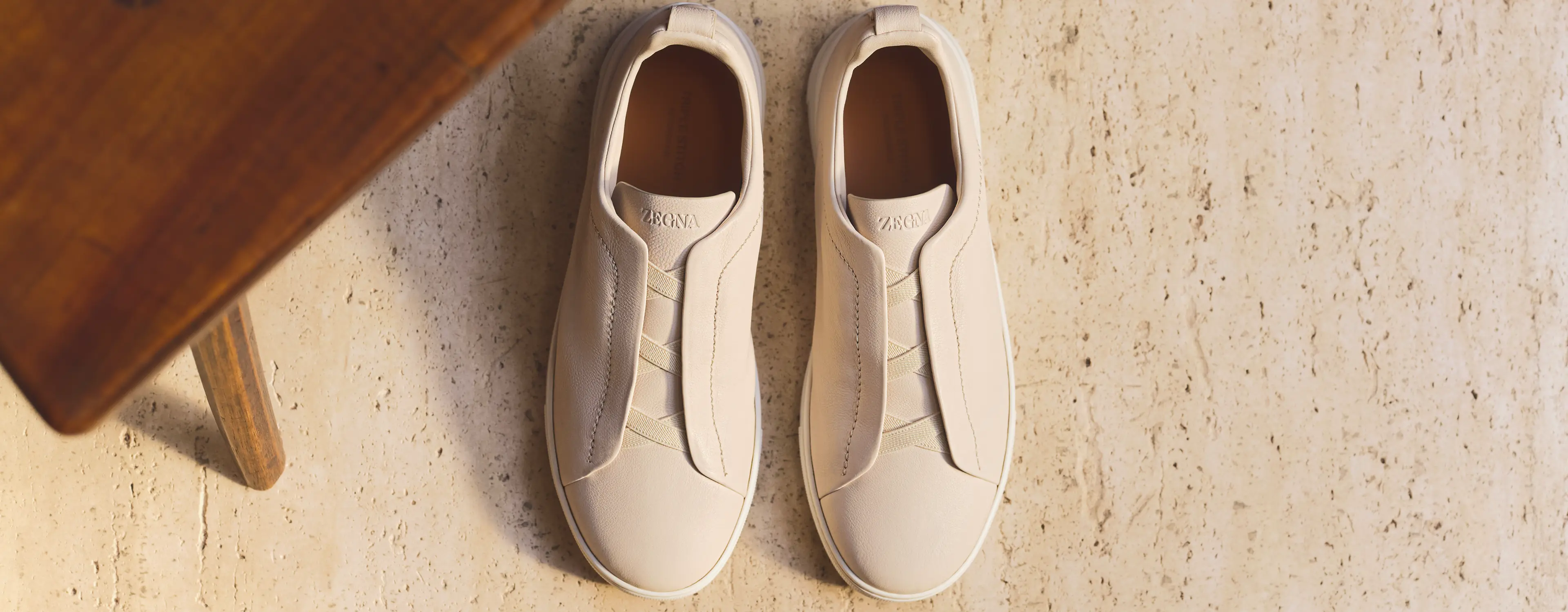 ZEGNA 2026 秋冬系列 Triple Stitch 運動鞋俯視圖。