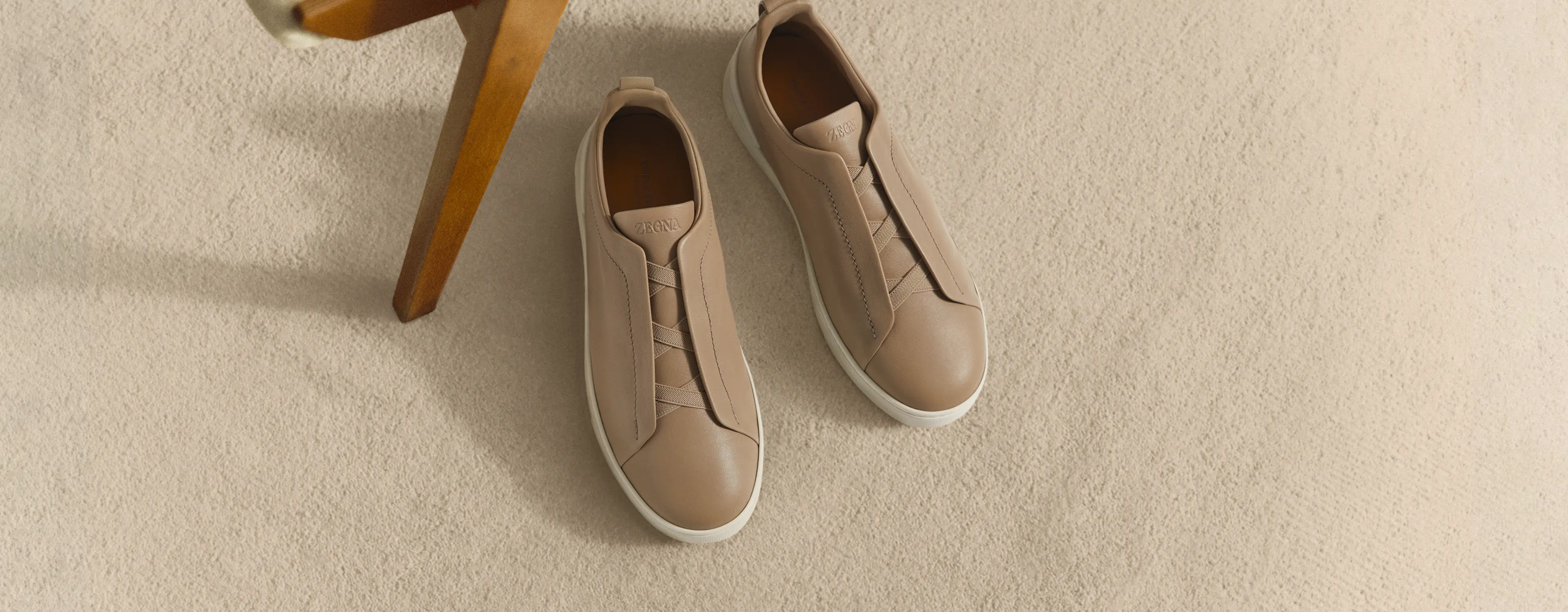 ZEGNA SS26 系列 Triple Stitch™ 運動鞋細節特寫。