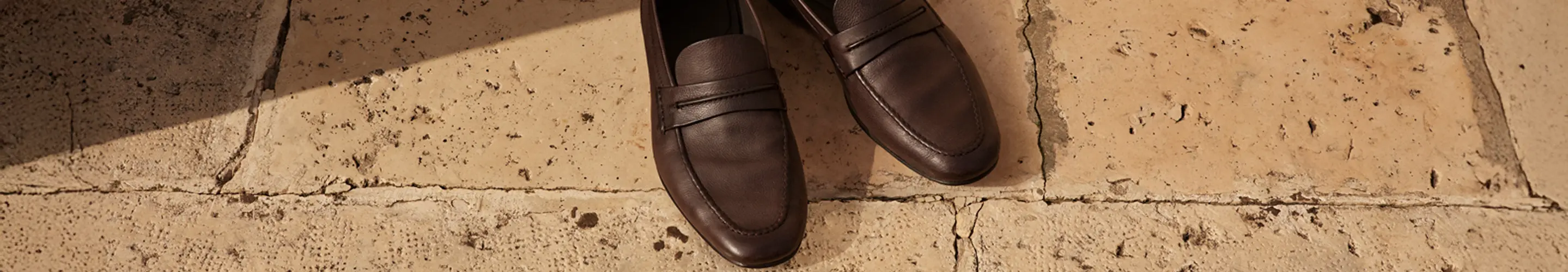 Mocassin 男士便鞋採用優質意大利皮革製成,屬於 ZEGNA 2025 年春夏系列。